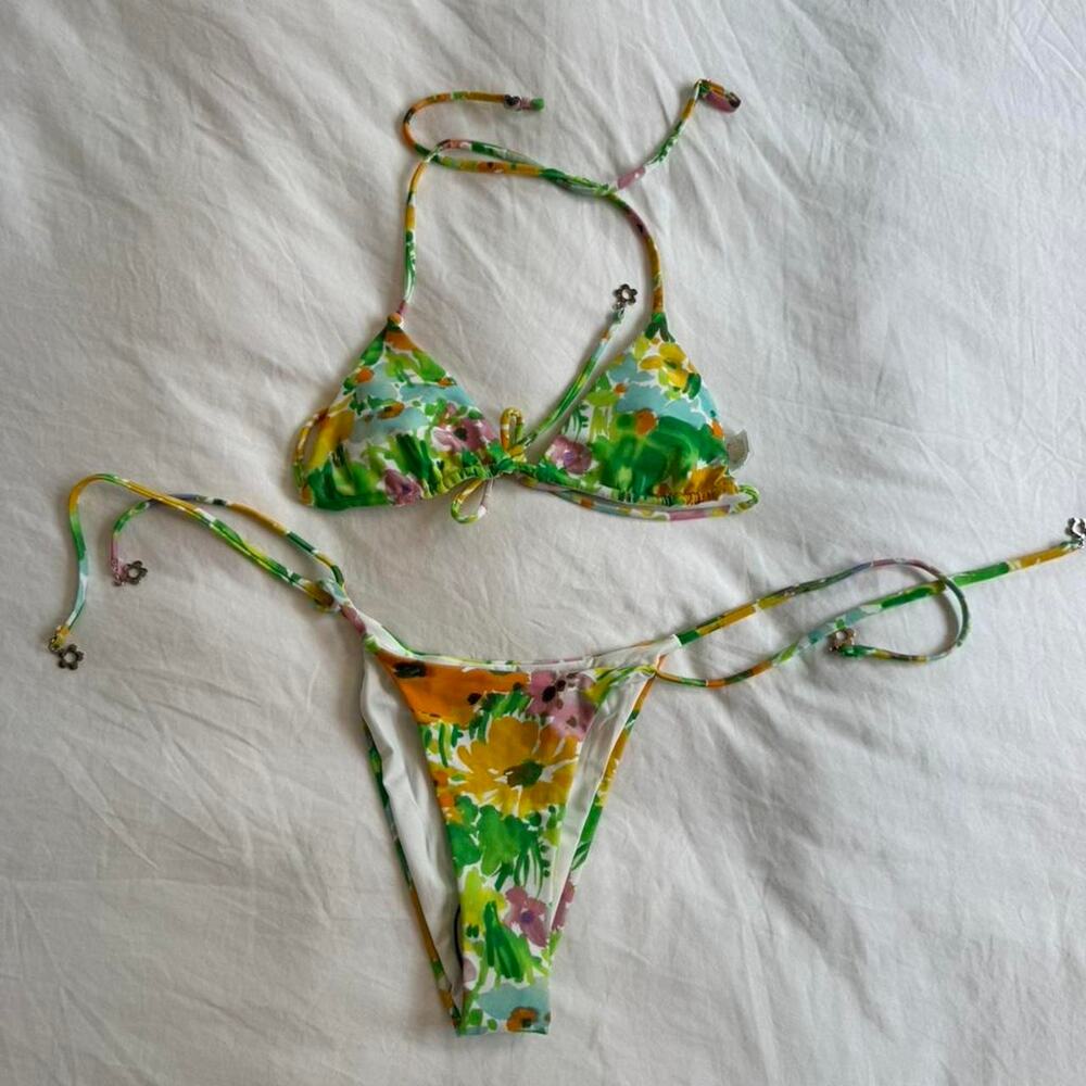 With jean multicoloured floral bikini set in green
